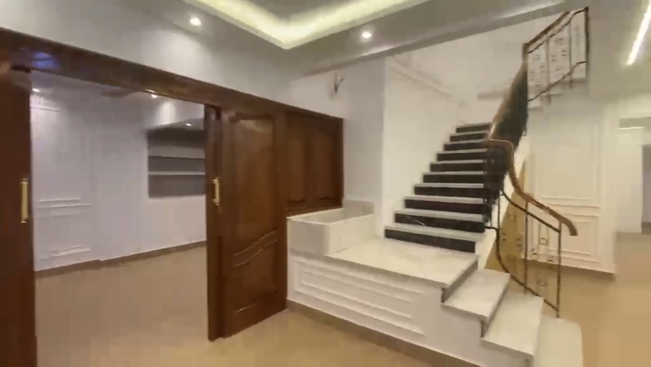 فرصة مميزة للسكن الراقي أو الاستثمار في أرقى مناطق الإسكندرية 